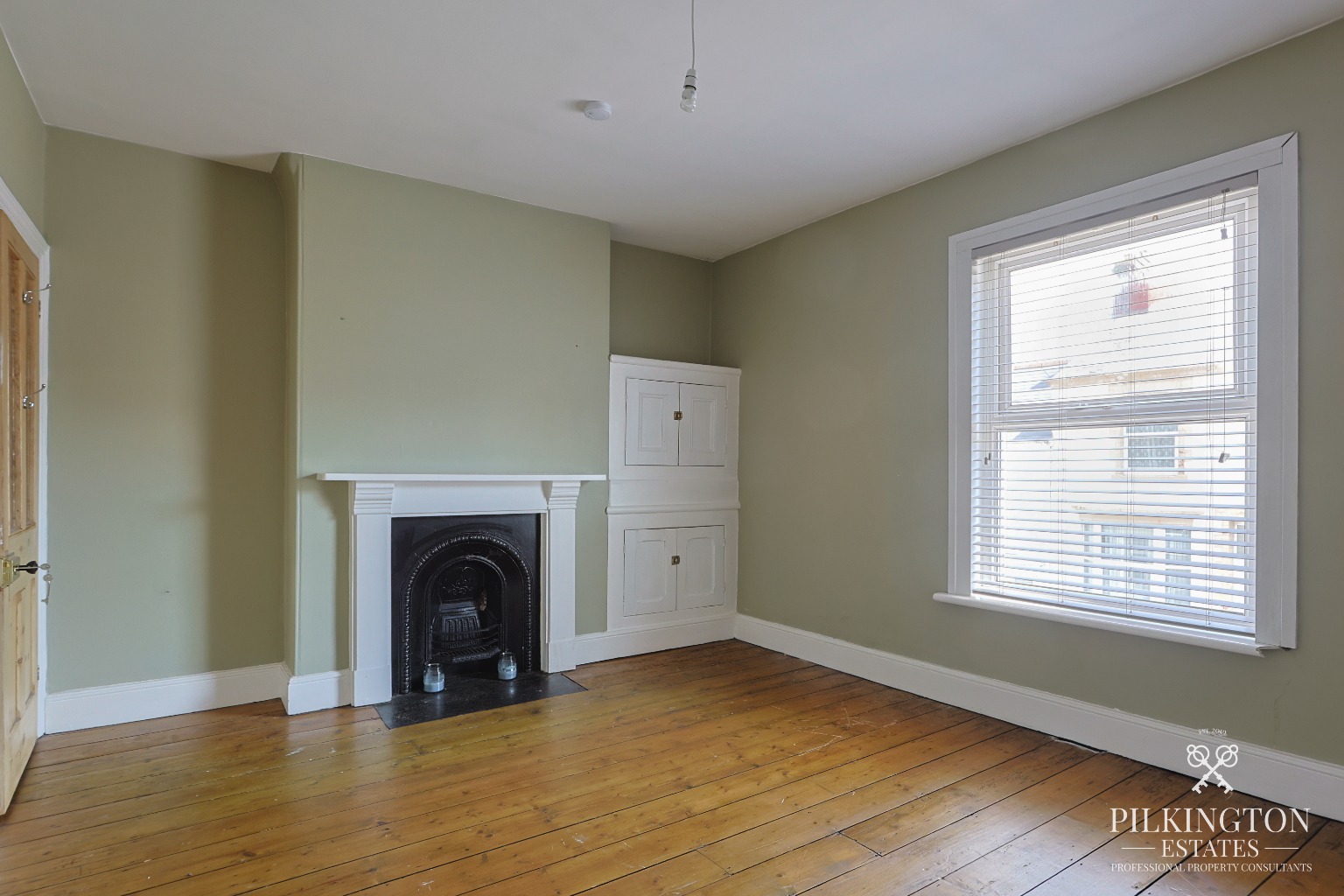 Beautifully Updated 3-Bedroom Home with New Kitchen, Underfloor Heating & No Chain Property image 10