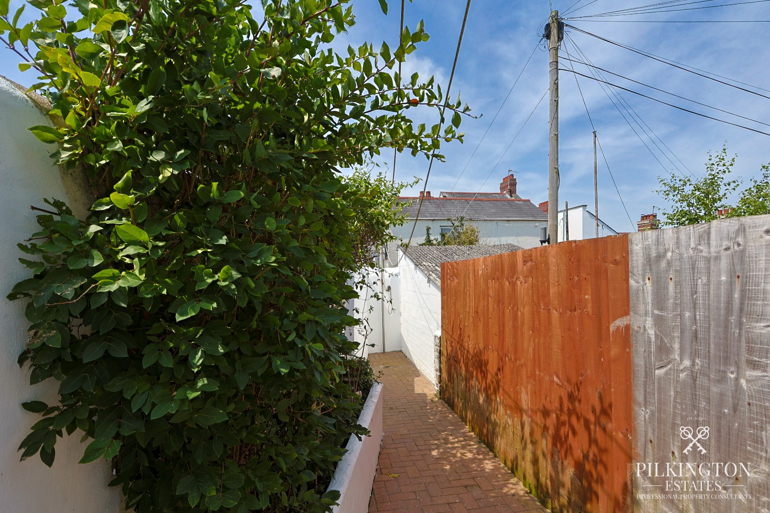 Beautifully Updated 3-Bedroom Home with New Kitchen, Underfloor Heating & No Chain Property image 12