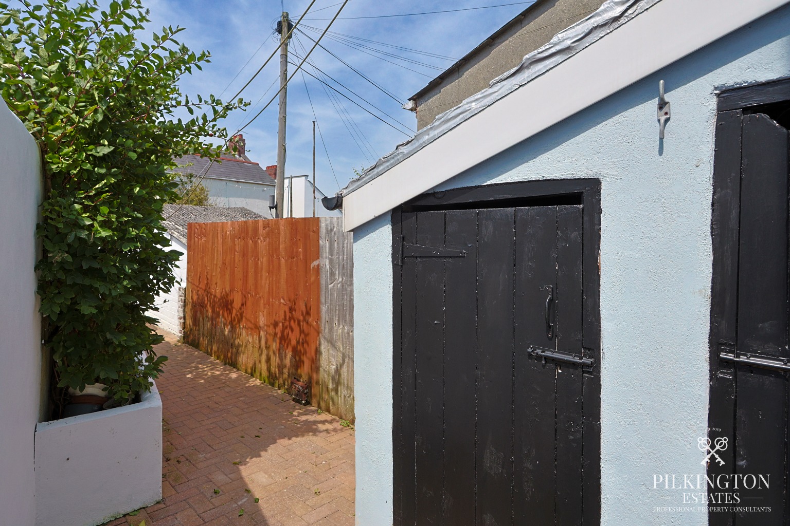 Beautifully Updated 3-Bedroom Home with New Kitchen, Underfloor Heating & No Chain Property image 11