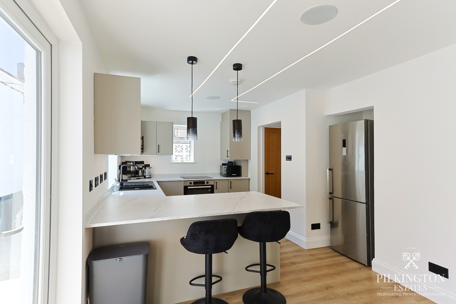 Stunning Fully Renovated Three-Bed Semi-Detached Home with Driveway & Contemporary Garden Property image 5