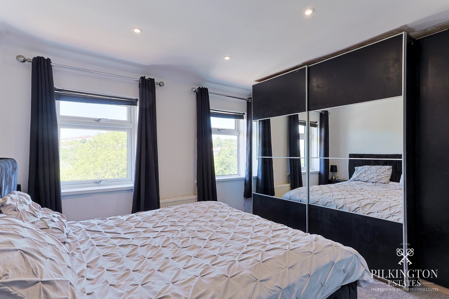 Stunning Fully Renovated Three-Bed Semi-Detached Home with Driveway & Contemporary Garden Property image 10