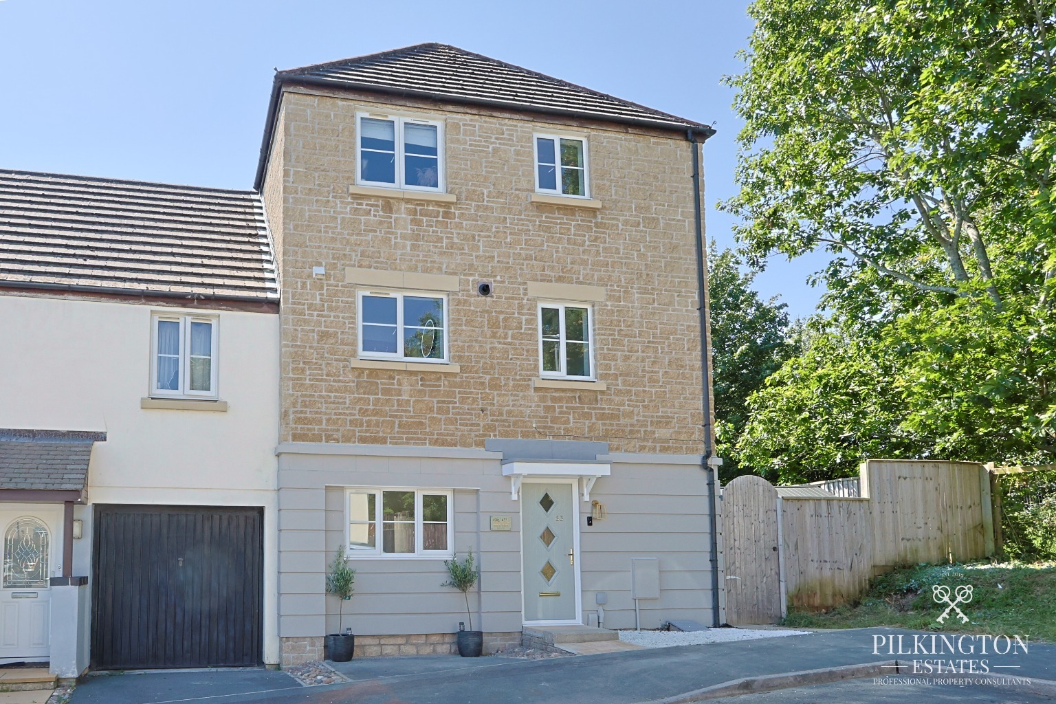 Immaculately Renovated Semi Detached Home with Stunning Rear Extension Property image 16