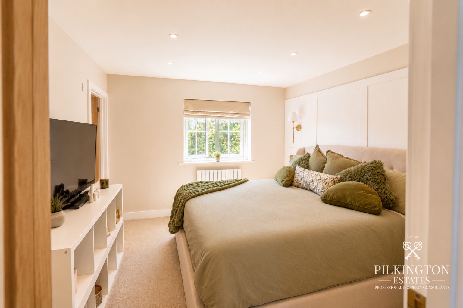 Immaculately Renovated Semi Detached Home with Stunning Rear Extension Property image 5