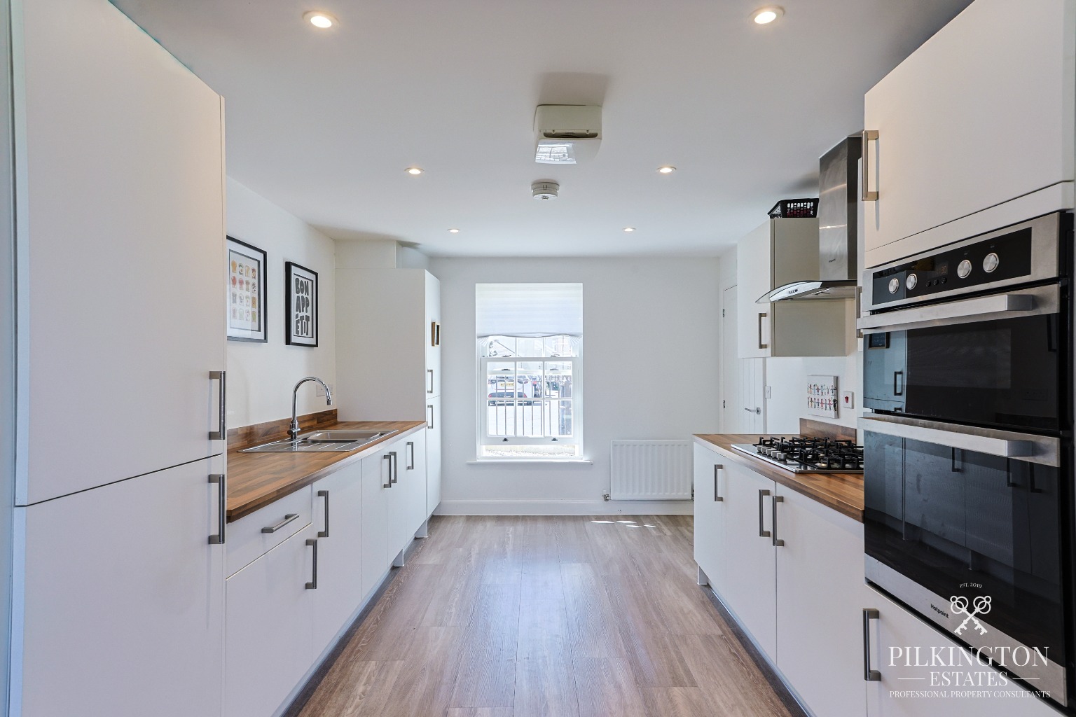 Modern 4-Bed Detached Home with Gated Driveway & Garage in Popular Sherford Property image 5