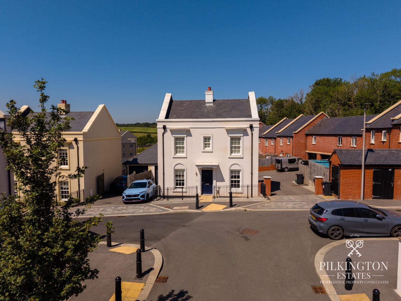 Modern 4-Bed Detached Home with Gated Driveway & Garage in Popular Sherford Property image 17
