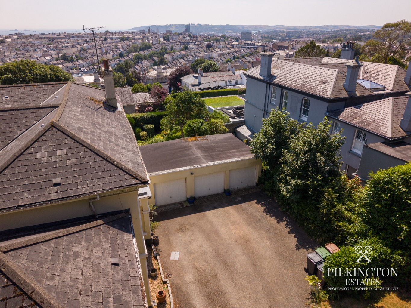 Magnificent Victorian Apartment with Stunning Sea Views, Private Garden, Garage & Share of Freehold Property image 19