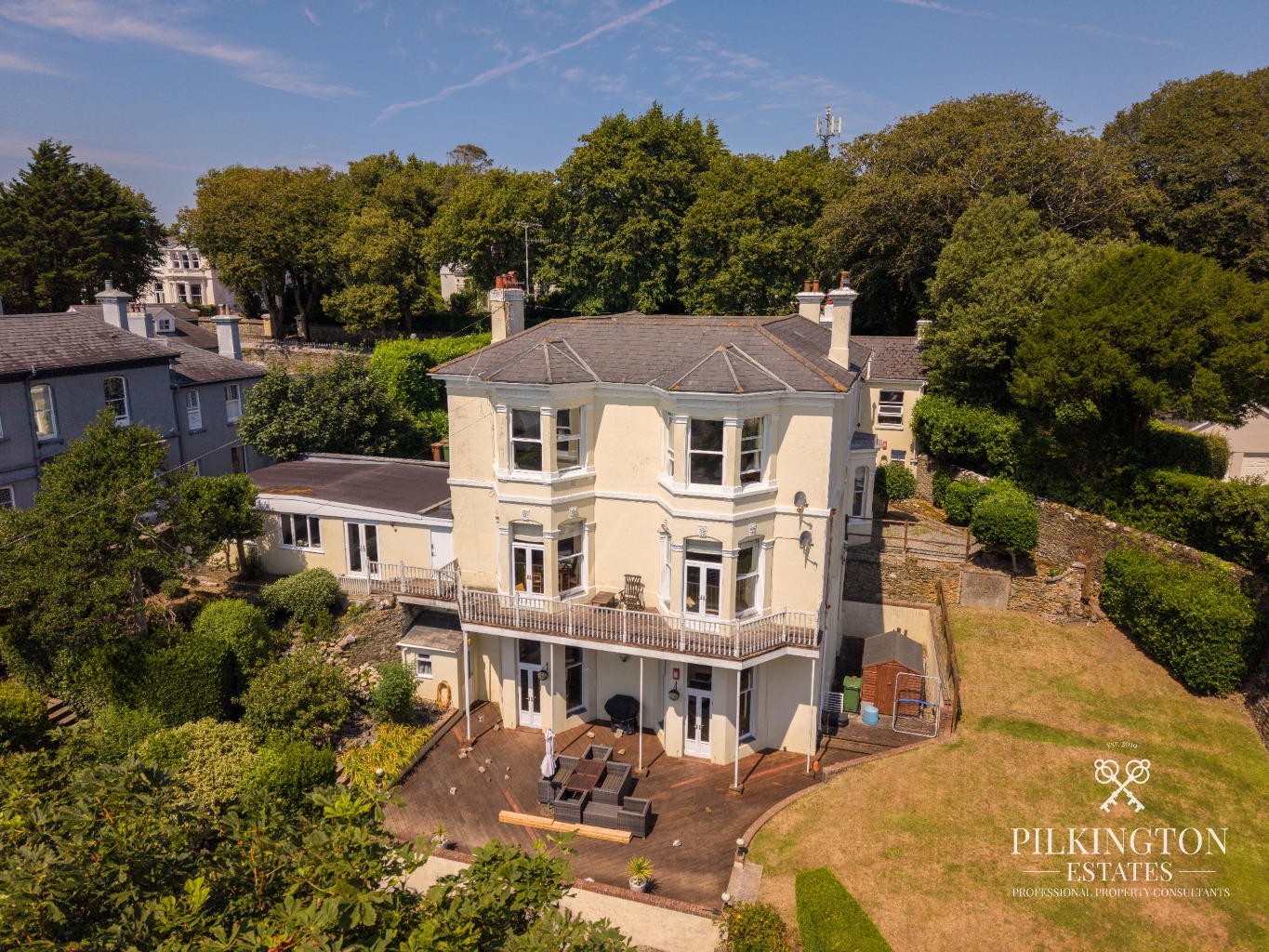 Magnificent Victorian Apartment with Stunning Sea Views, Private Garden, Garage & Share of Freehold Property image 1