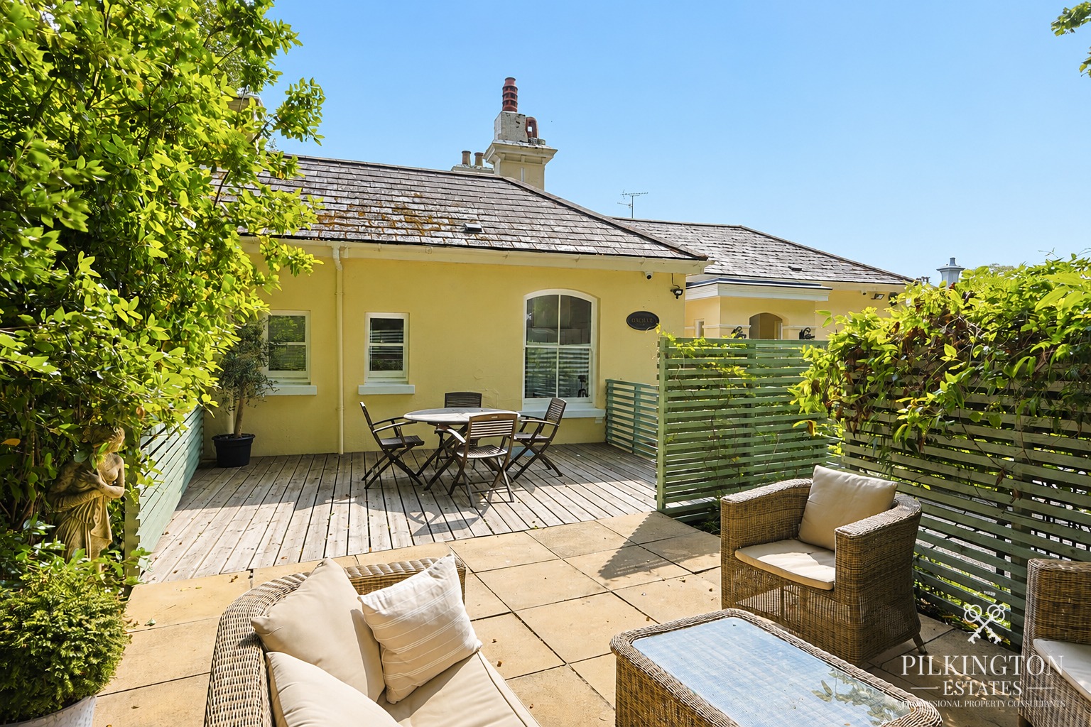 Magnificent Victorian Apartment with Stunning Sea Views, Private Garden, Garage & Share of Freehold Property image 15