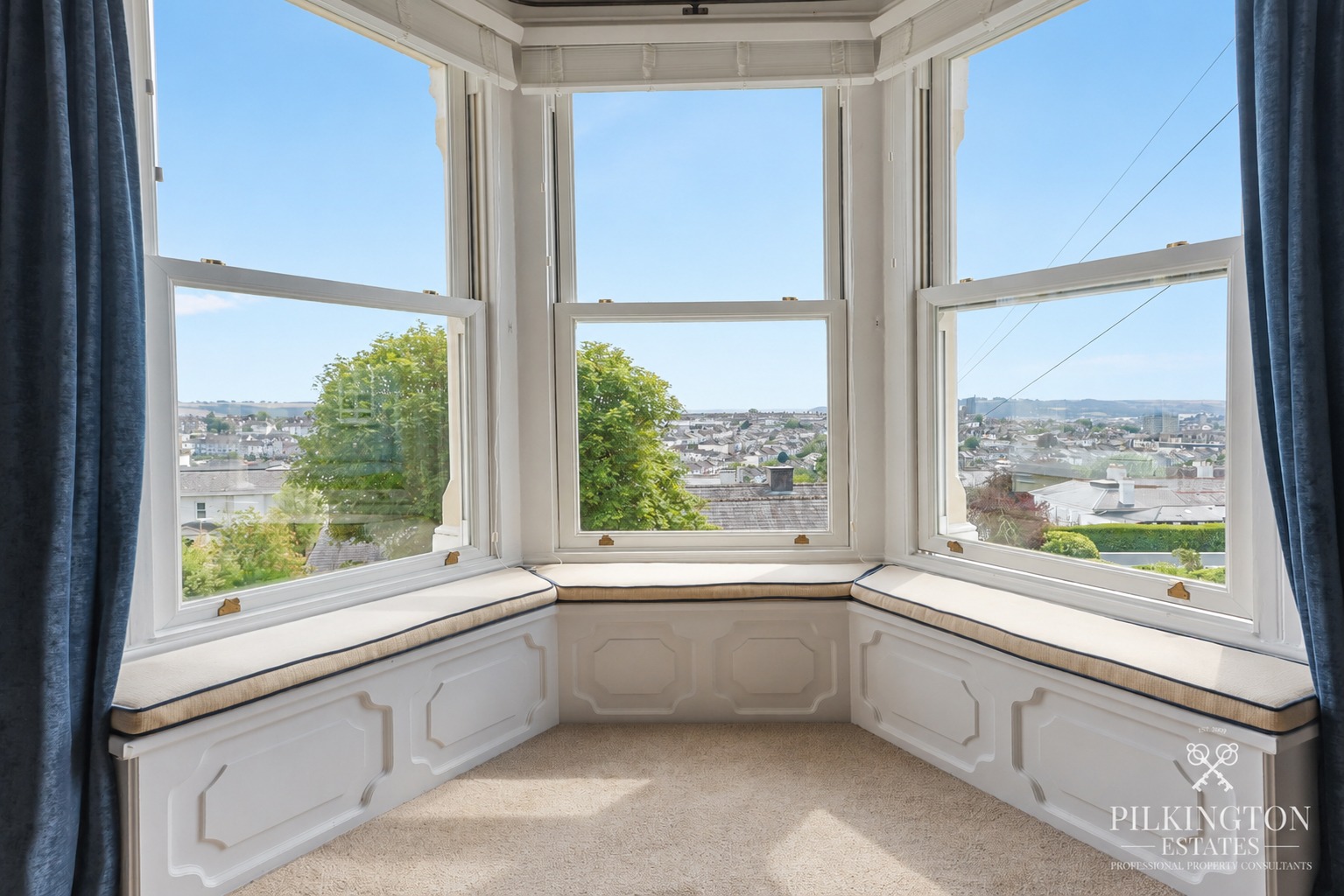 Magnificent Victorian Apartment with Stunning Sea Views, Private Garden, Garage & Share of Freehold Property image 5