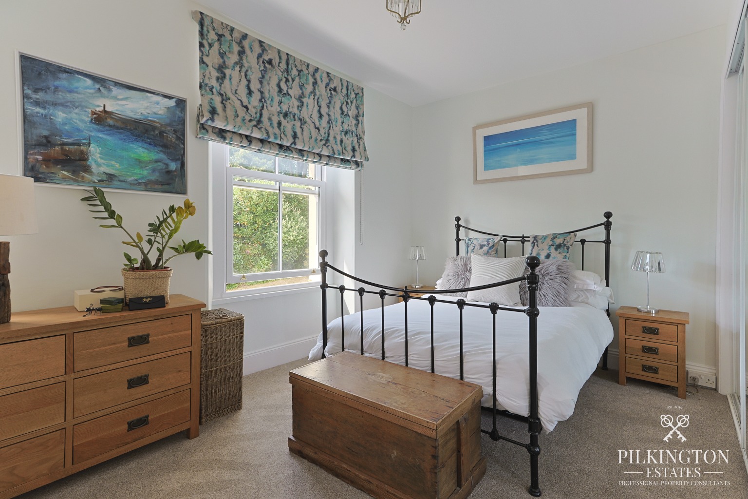 Magnificent Victorian Apartment with Stunning Sea Views, Private Garden, Garage & Share of Freehold Property image 11