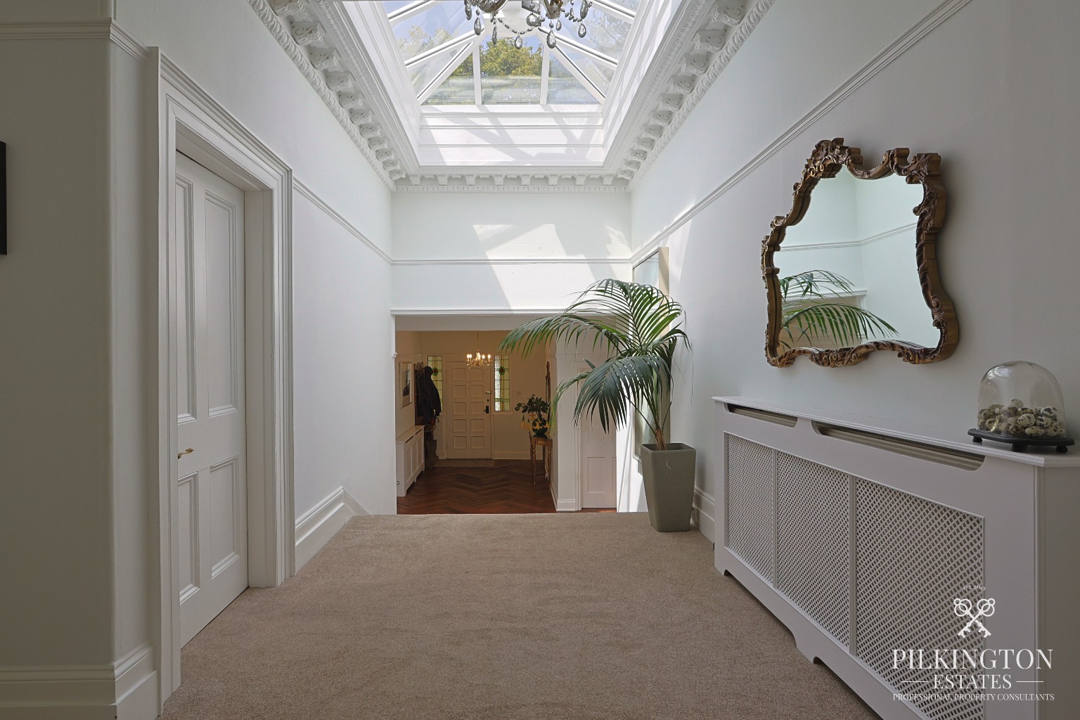 Magnificent Victorian Apartment with Stunning Sea Views, Private Garden, Garage & Share of Freehold Property image 14