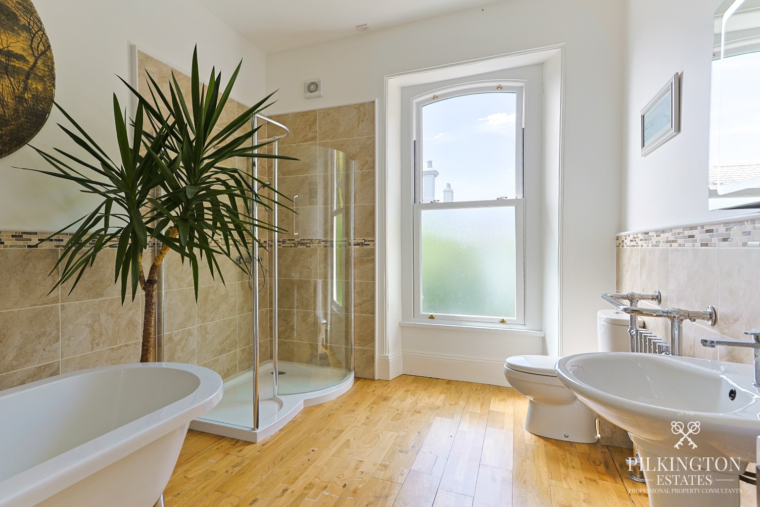 Magnificent Victorian Apartment with Stunning Sea Views, Private Garden, Garage & Share of Freehold Property image 9