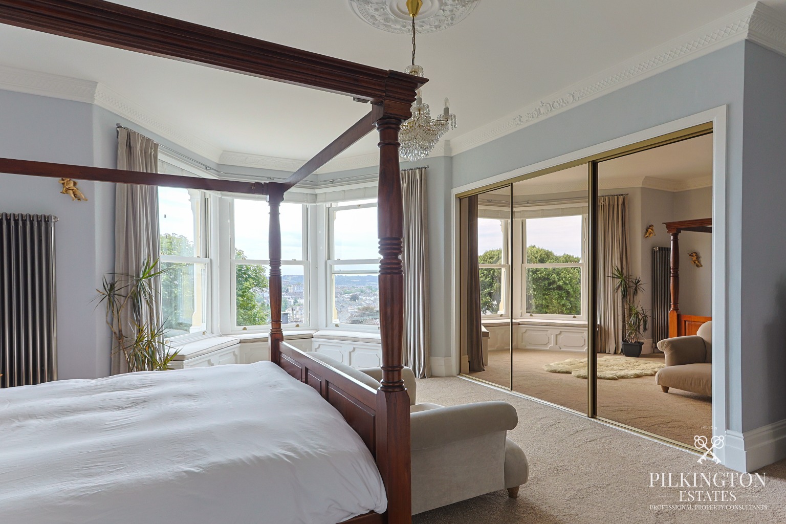Magnificent Victorian Apartment with Stunning Sea Views, Private Garden, Garage & Share of Freehold Property image 8