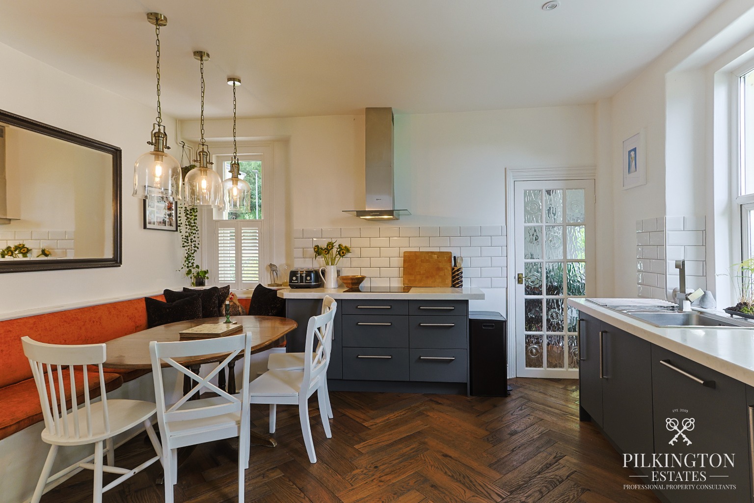 Magnificent Victorian Apartment with Stunning Sea Views, Private Garden, Garage & Share of Freehold Property image 6