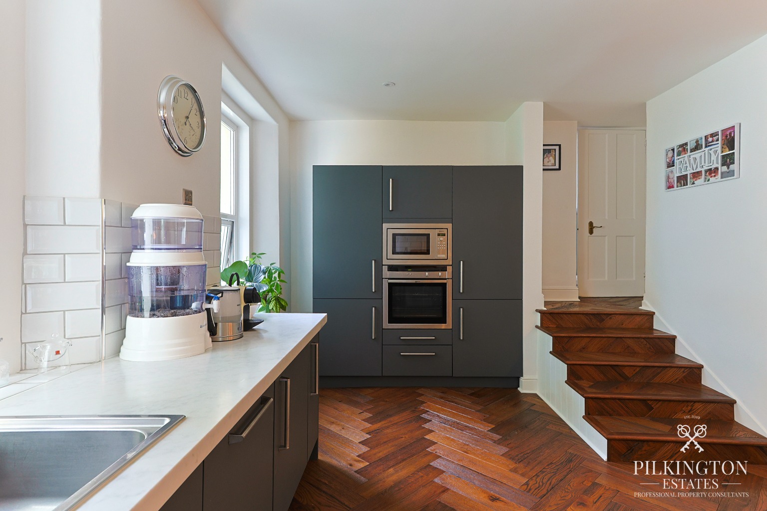 Magnificent Victorian Apartment with Stunning Sea Views, Private Garden, Garage & Share of Freehold Property image 7