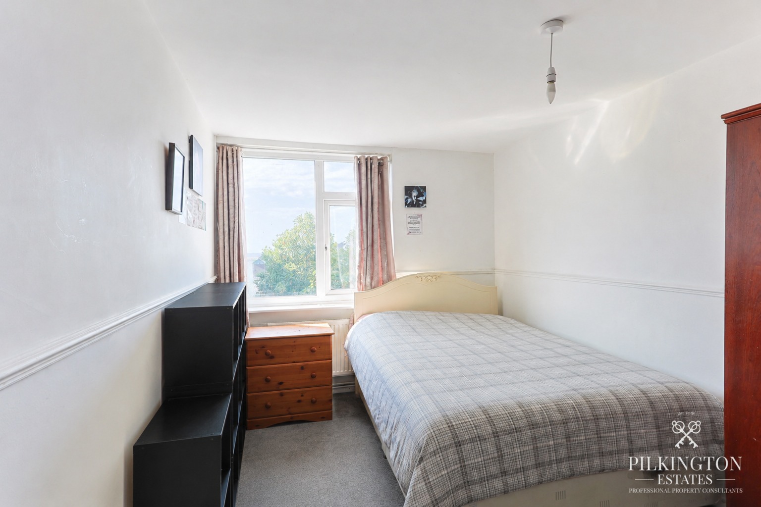 Three-Bedroom Maisonette with Tenants in Situ – Ideal Ready-Made Buy-to-Let Investment Property image 9