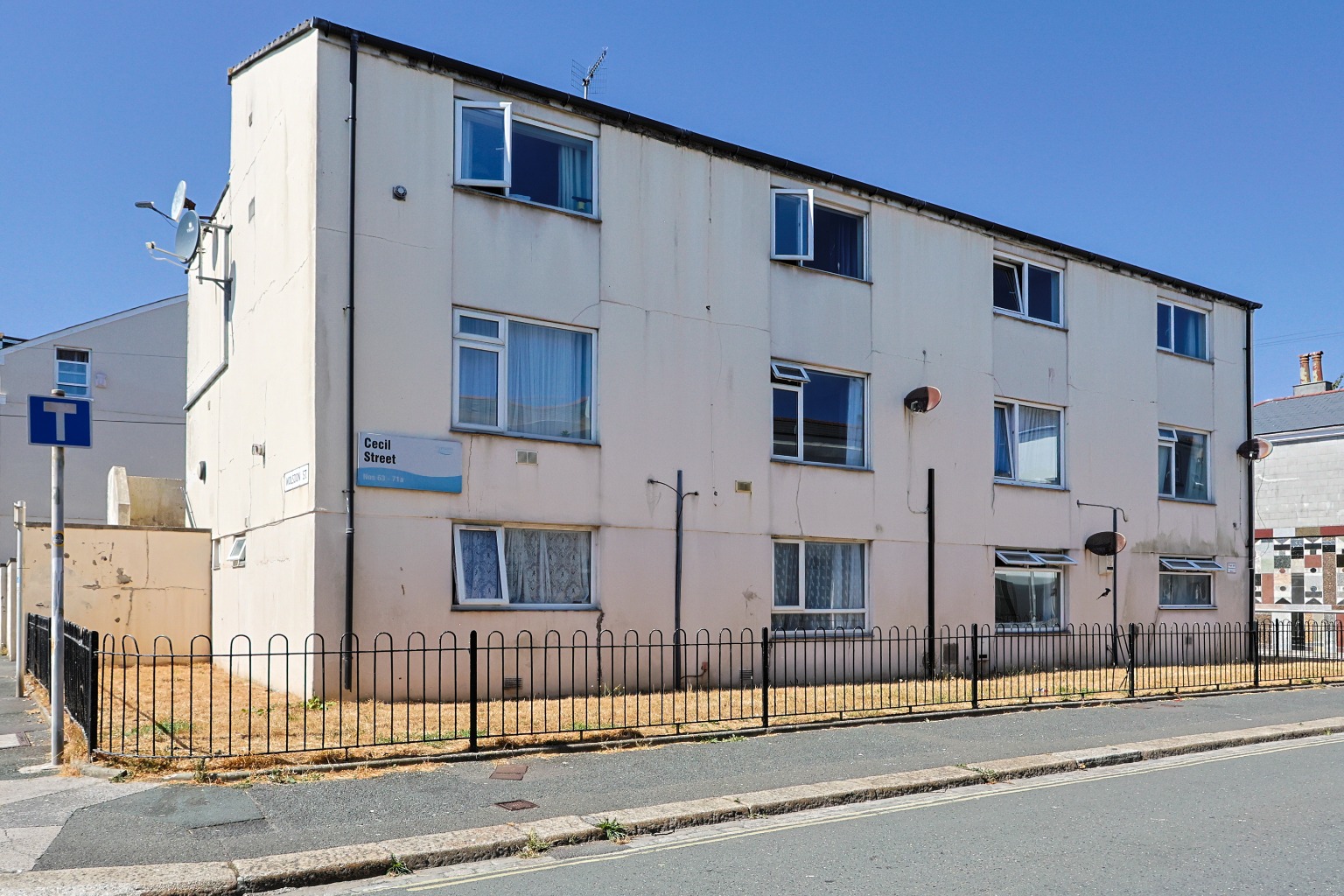 Prime three-bedroom maisonette with tenants in situ, central location and strong rental potential. Property image 1