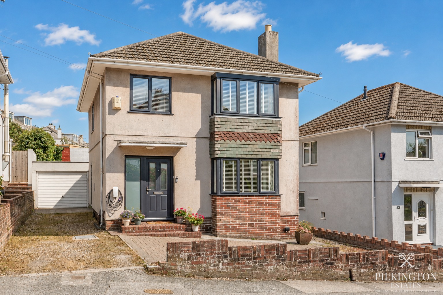 Beautifully Renovated Detached Family Home in Sought-After Peverell area. Property image 1