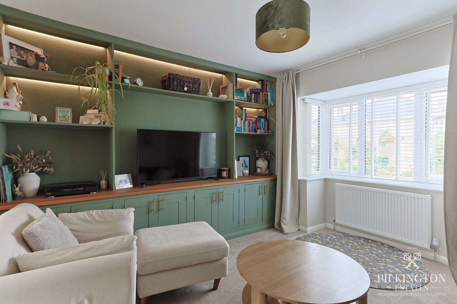 Beautifully Renovated Detached Family Home in Sought-After Peverell area. Property image 3