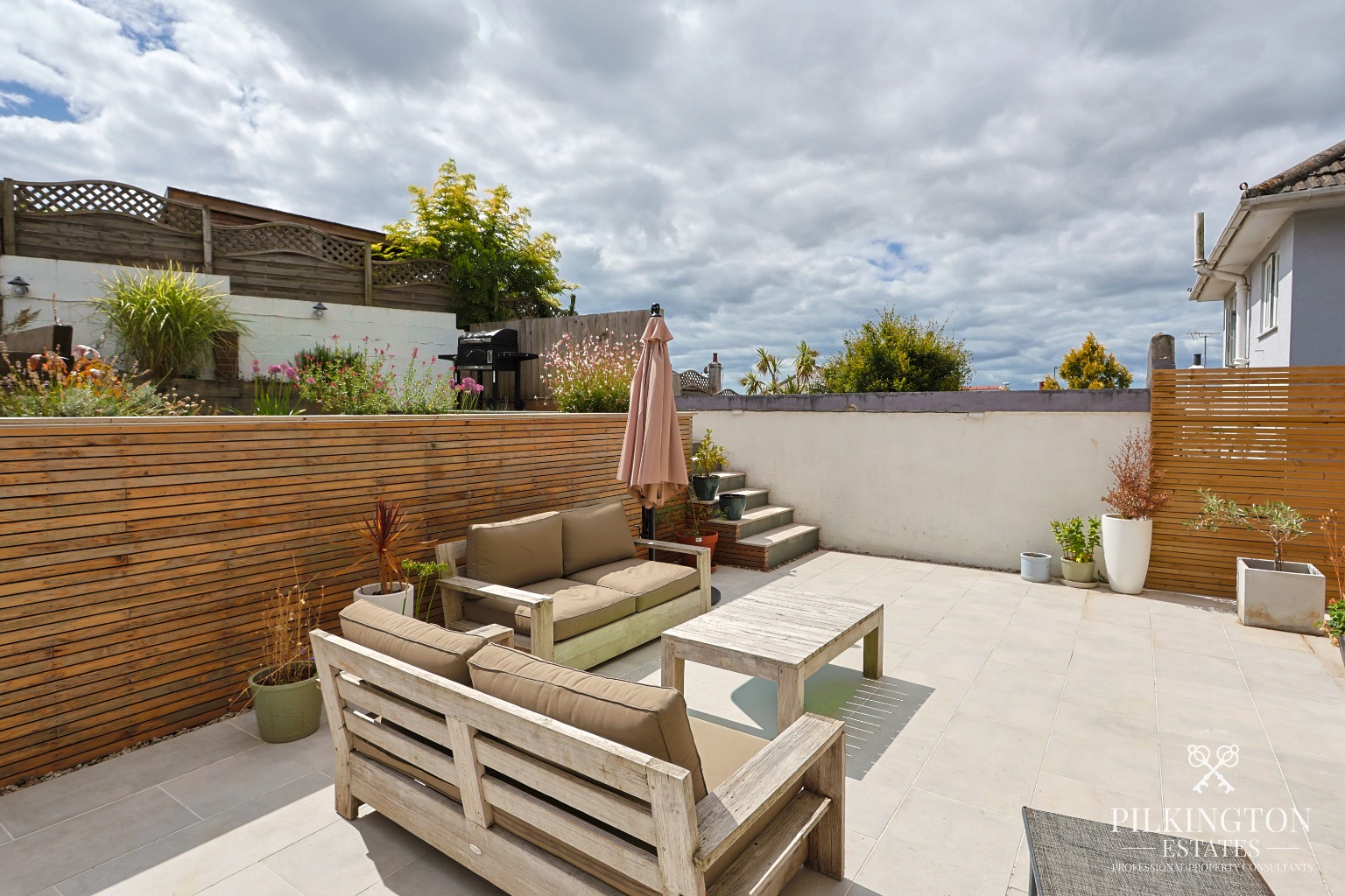 Beautifully Renovated Detached Family Home in Sought-After Peverell area. Property image 15