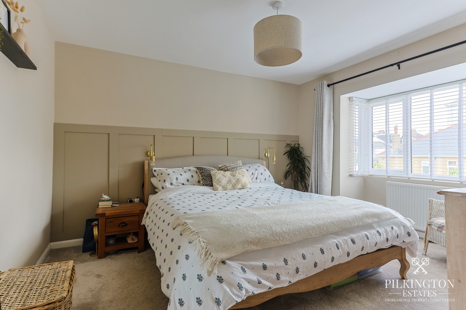 Beautifully Renovated Detached Family Home in Sought-After Peverell area. Property image 10