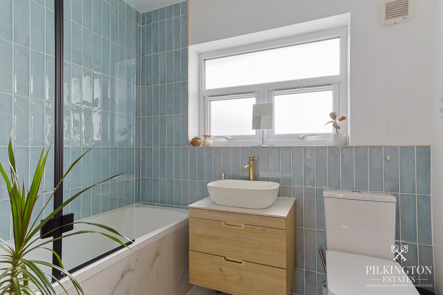 Beautifully Renovated Detached Family Home in Sought-After Peverell area. Property image 13