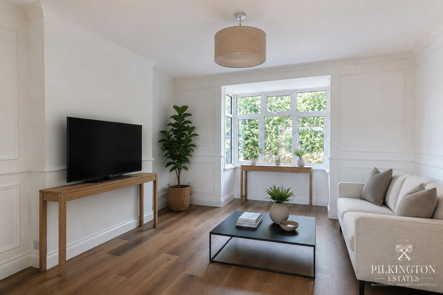 Beautifully Renovated Family Home with High-End Kitchen & 50m Garden Property image 3