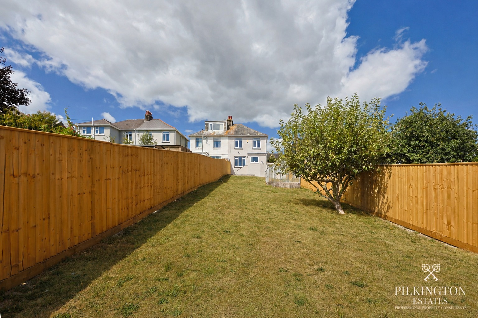 Beautifully Renovated Family Home with High-End Kitchen & 50m Garden Property image 16