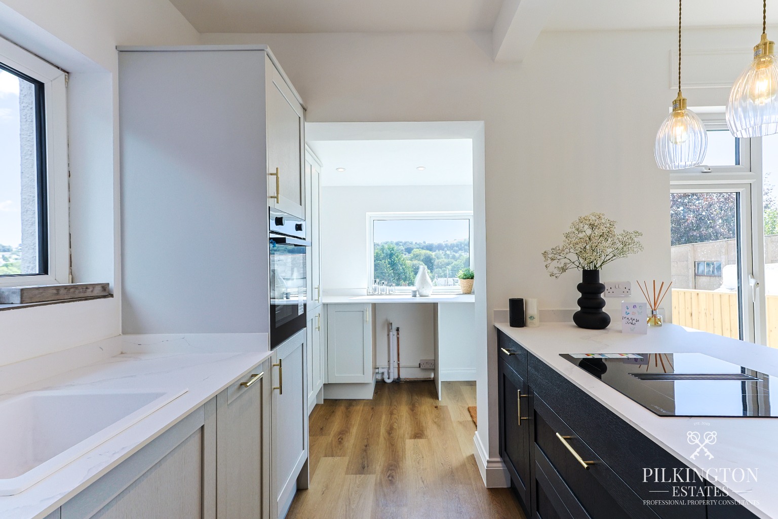Beautifully Renovated Family Home with High-End Kitchen & 50m Garden Property image 8