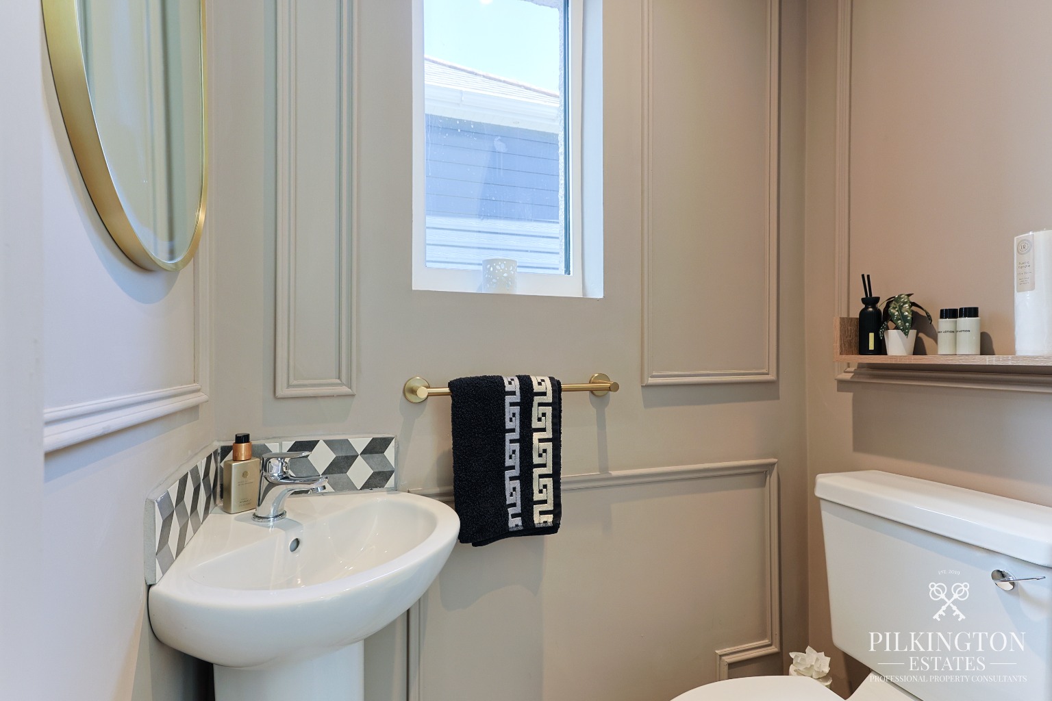Beautifully Renovated Family Home with High-End Kitchen & 50m Garden Property image 9