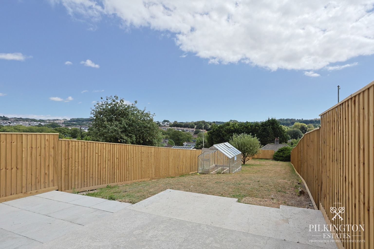 Beautifully Renovated Family Home with High-End Kitchen & 50m Garden Property image 17