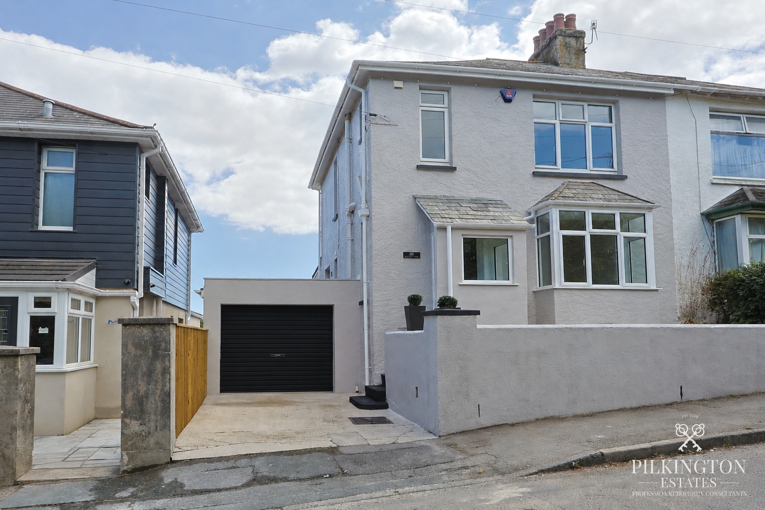 Beautifully Renovated Family Home with High-End Kitchen & 50m Garden