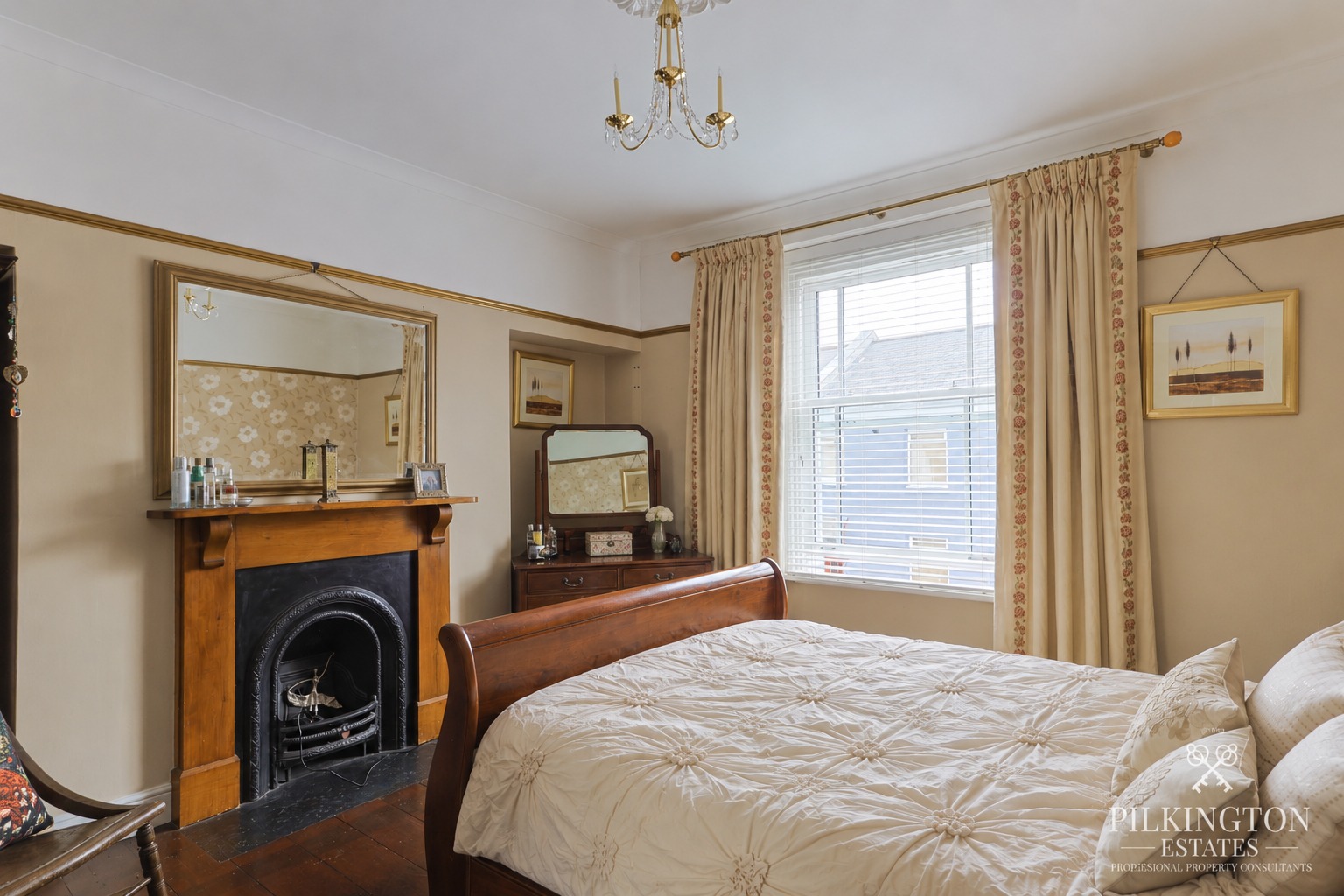 Characterful & Spacious Four-Bedroom Period Home with Beautiful South-Facing Garden Property image 6
