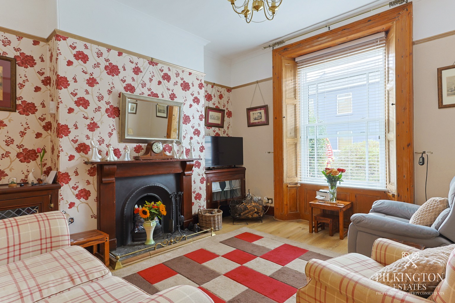 Characterful & Spacious Four-Bedroom Period Home with Beautiful South-Facing Garden Property image 2