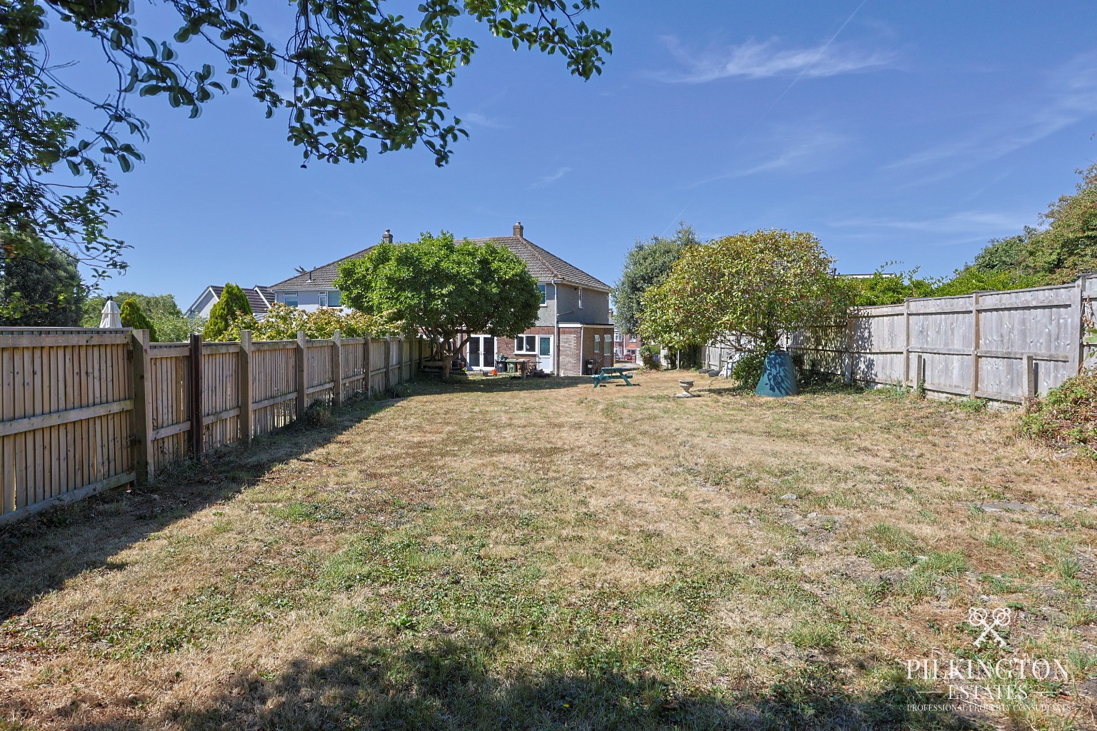 Beautifully Refurbished 3-Bed Home with 100ft+ Garden, Garage & Cul-de-Sac Location Property image 15