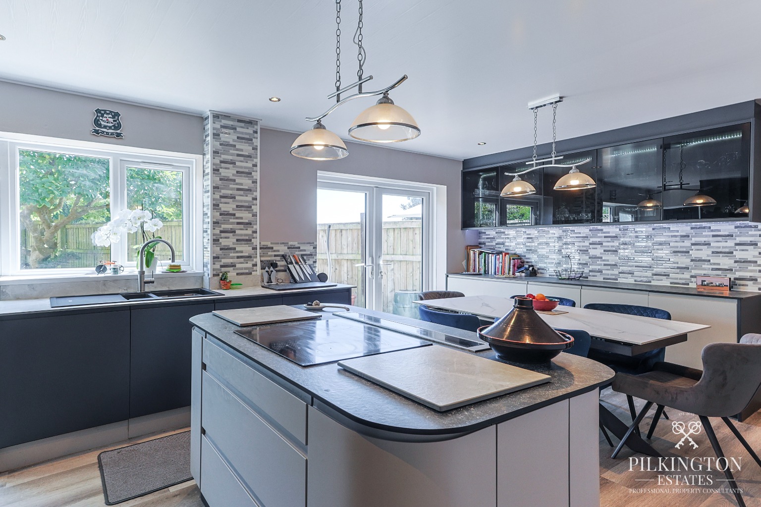 Beautifully Refurbished 3-Bed Home with 100ft+ Garden, Garage & Cul-de-Sac Location Property image 2