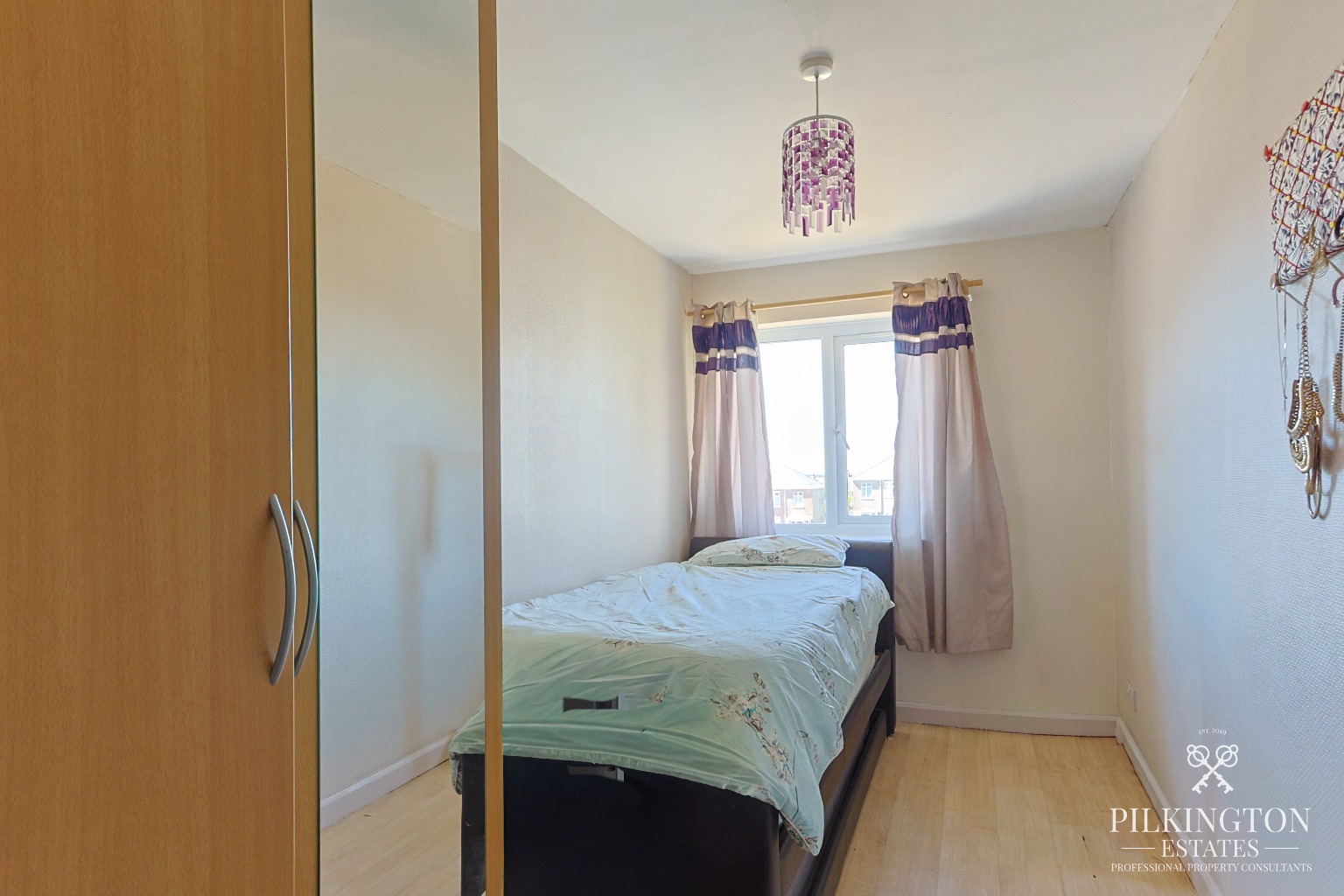 Beautifully Refurbished 3-Bed Home with 100ft+ Garden, Garage & Cul-de-Sac Location Property image 12