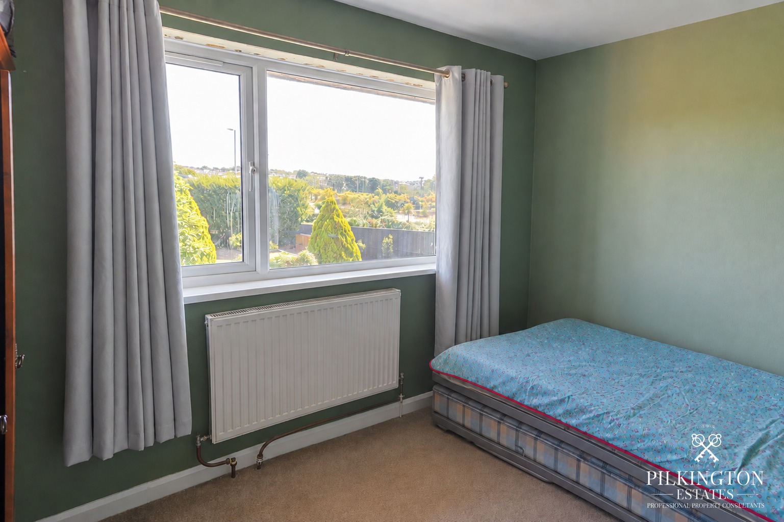 Beautifully Refurbished 3-Bed Home with 100ft+ Garden, Garage & Cul-de-Sac Location Property image 11
