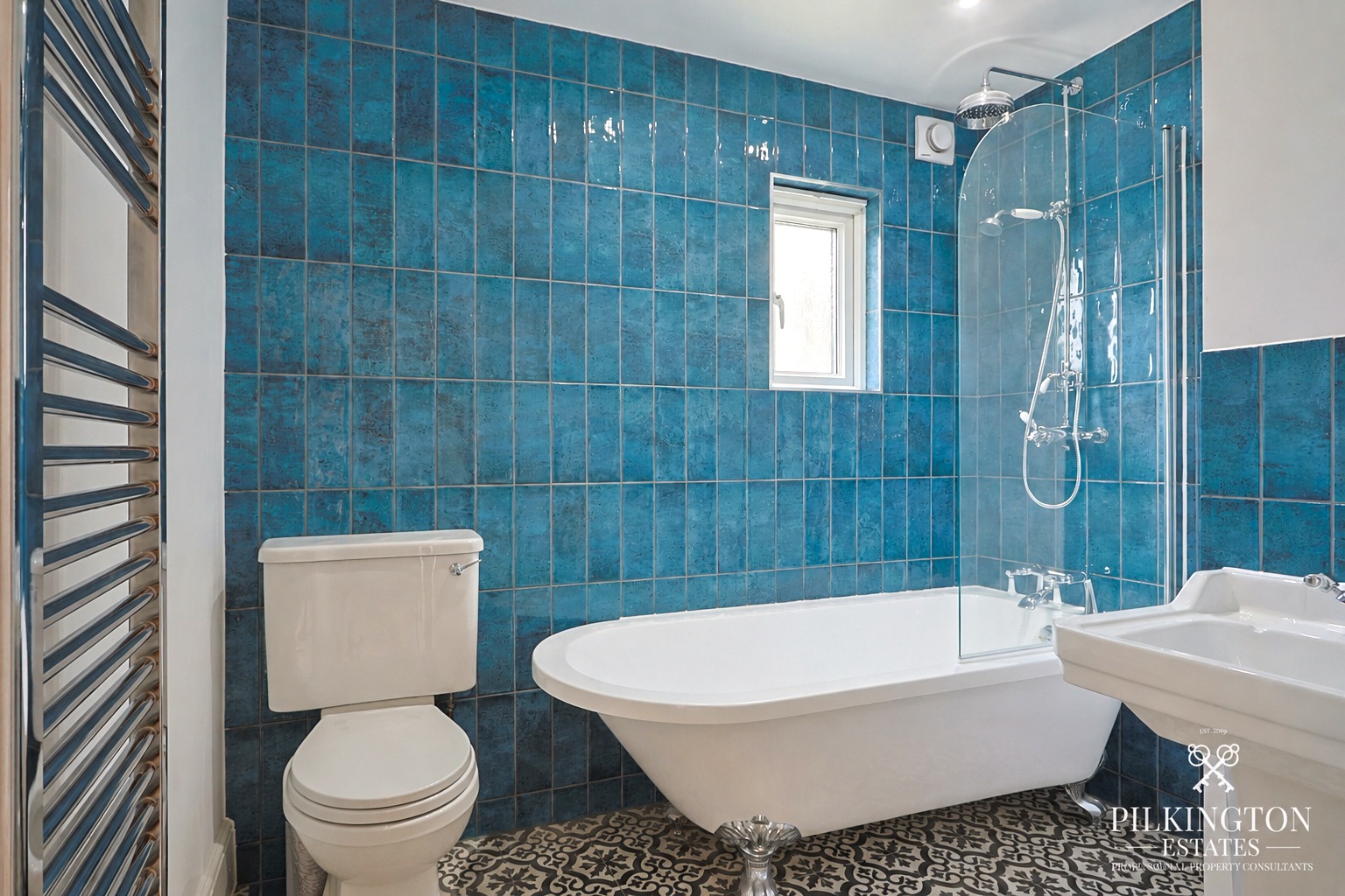 Beautifully Renovated Home with Stunning Kitchen, Luxury Bathroom & Courtyard Garden Property image 14