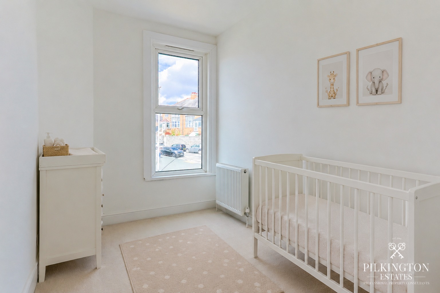 Beautifully Renovated Home with Stunning Kitchen, Luxury Bathroom & Courtyard Garden Property image 10