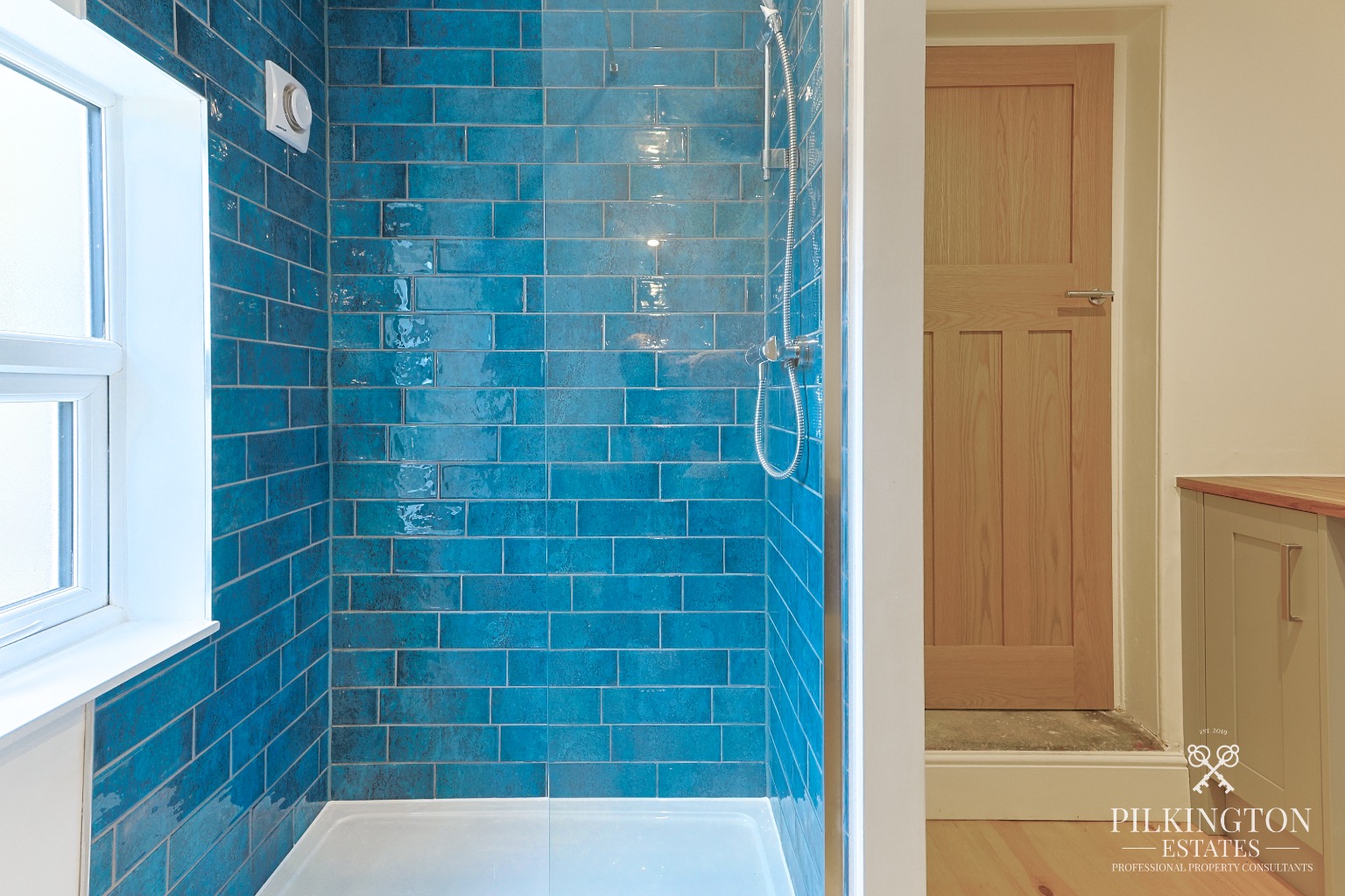 Beautifully Renovated Home with Stunning Kitchen, Luxury Bathroom & Courtyard Garden Property image 13