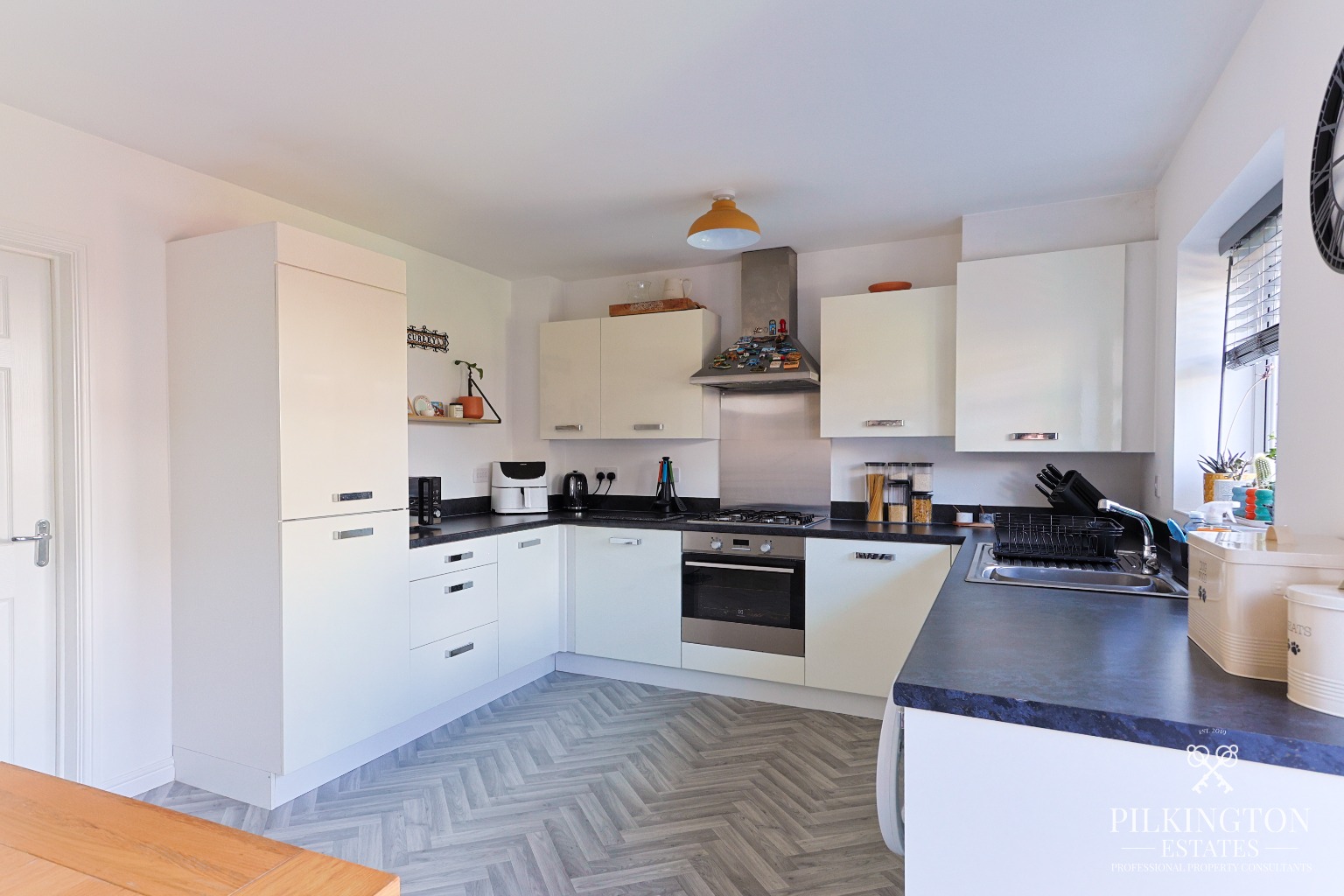 Modern 3-Bed End-Terrace Home with Garden, Garage & Allocated Parking Property image 6