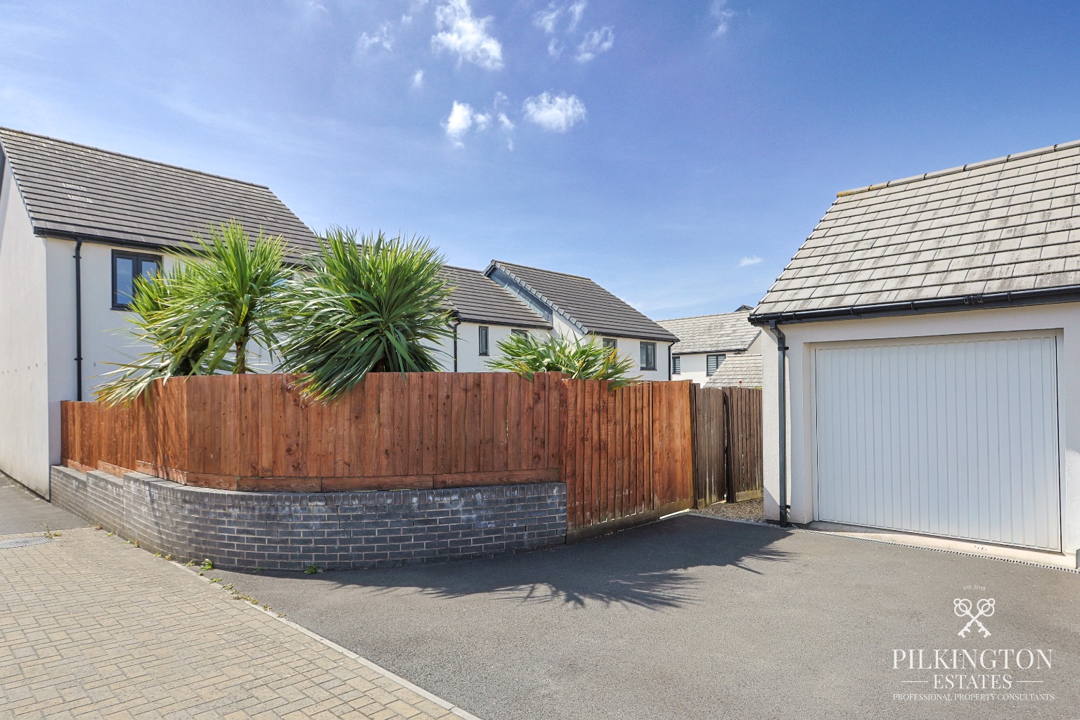 Modern 3-Bed End-Terrace Home with Garden, Garage & Allocated Parking Property image 18