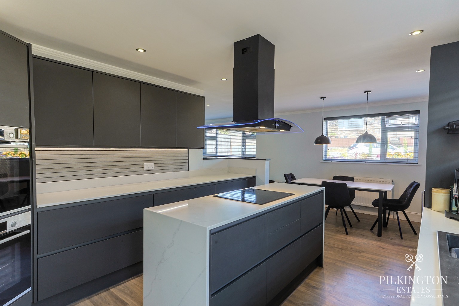 Stylishly Renovated Birdcage Farm Home with Ample Parking & Beautiful Garden Property image 4