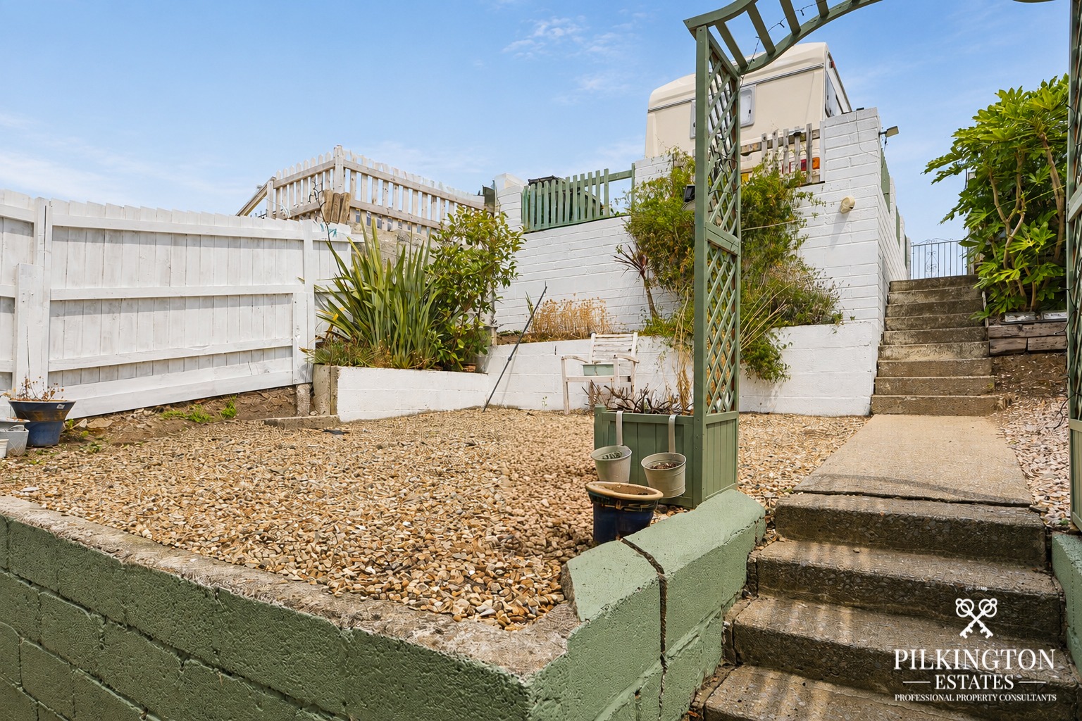 Spacious 3-Bedroom Home with Caravan-Sized Parking & Large Gardens Property image 17