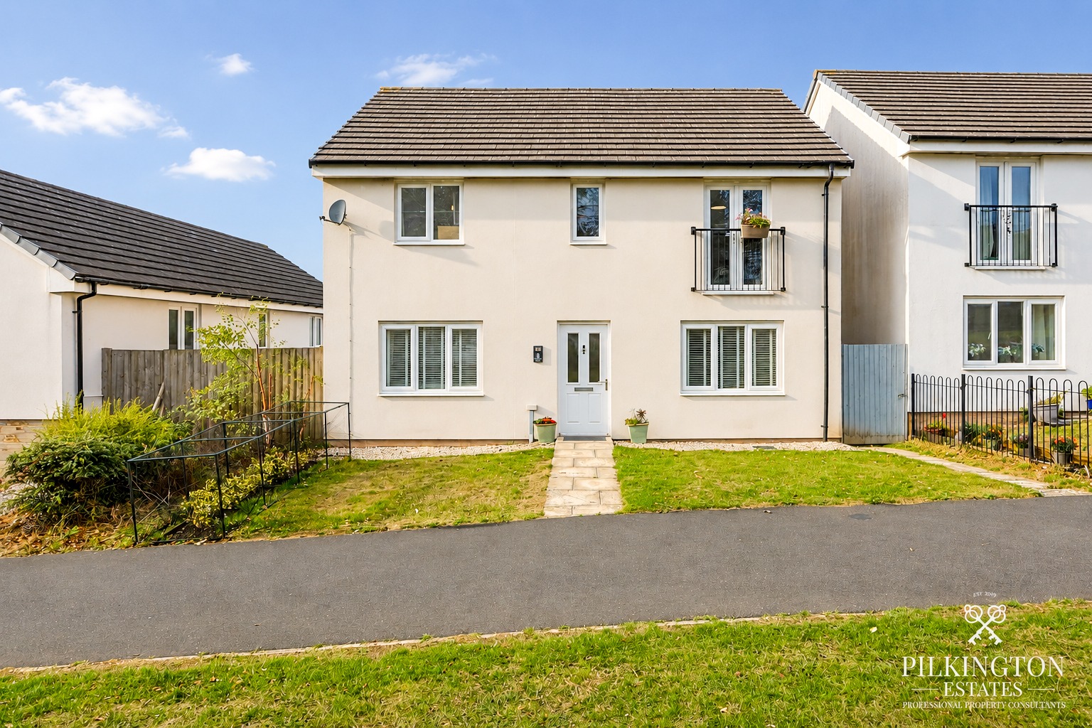 Stylish four-bedroom detached home Overlooking green space Beautifully upgraded throughout Property image 1