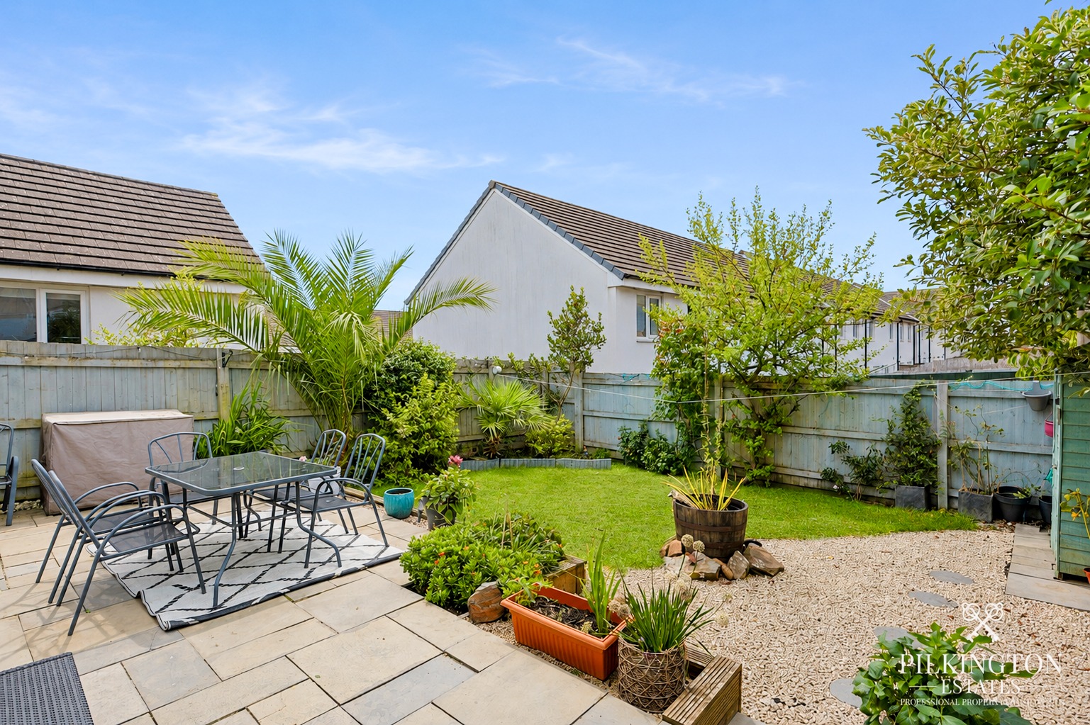 Stylish four-bedroom detached home Overlooking green space Beautifully upgraded throughout Property image 2