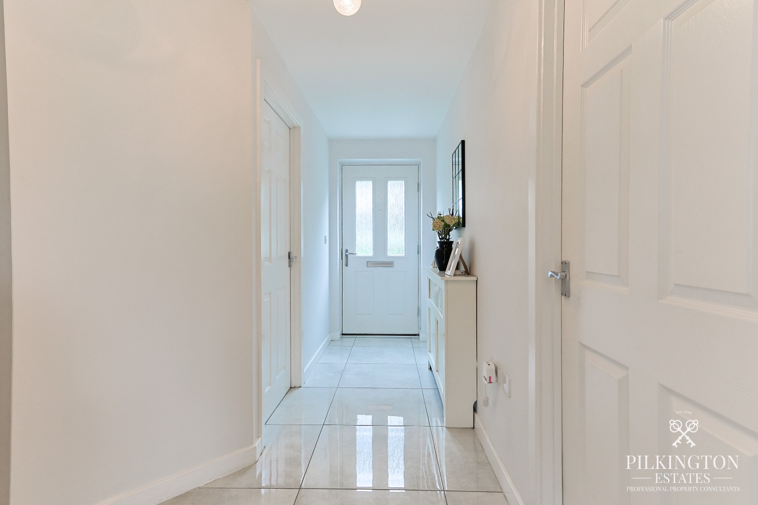 Stylish four-bedroom detached home Overlooking green space Beautifully upgraded throughout Property image 4