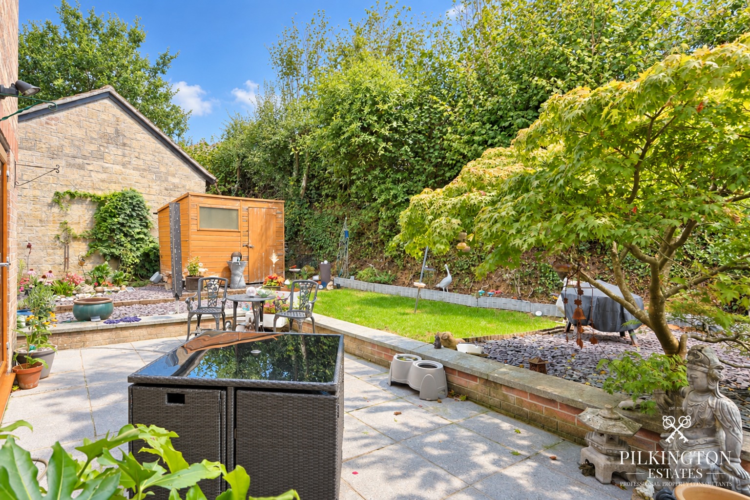 Spacious Three-Bedroom Family Home with Garage, Driveway & Solar Panels Property image 12