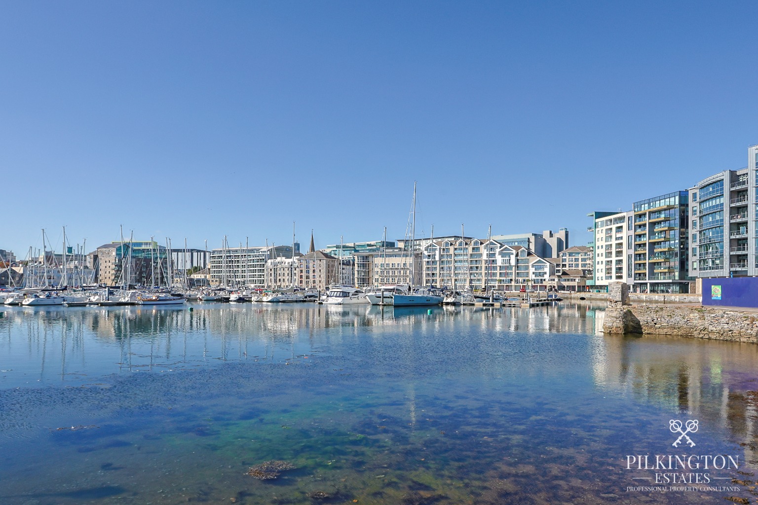 Stunning Waterside Apartment with West-Facing Sun Terrace & Uninterrupted Marina Views Property image 13